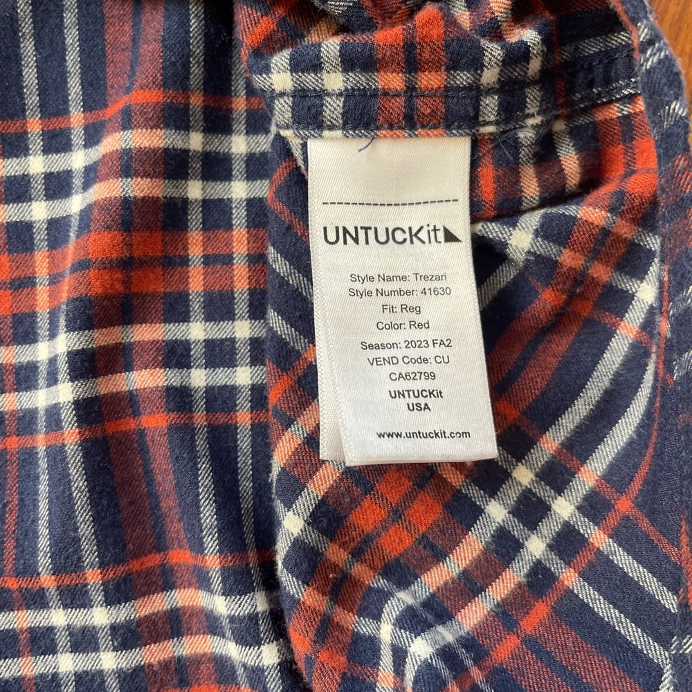 Untuckit Men’s Plaid Flannel Shirt – Size Large (Regular Fit) - Picture 7 of 10